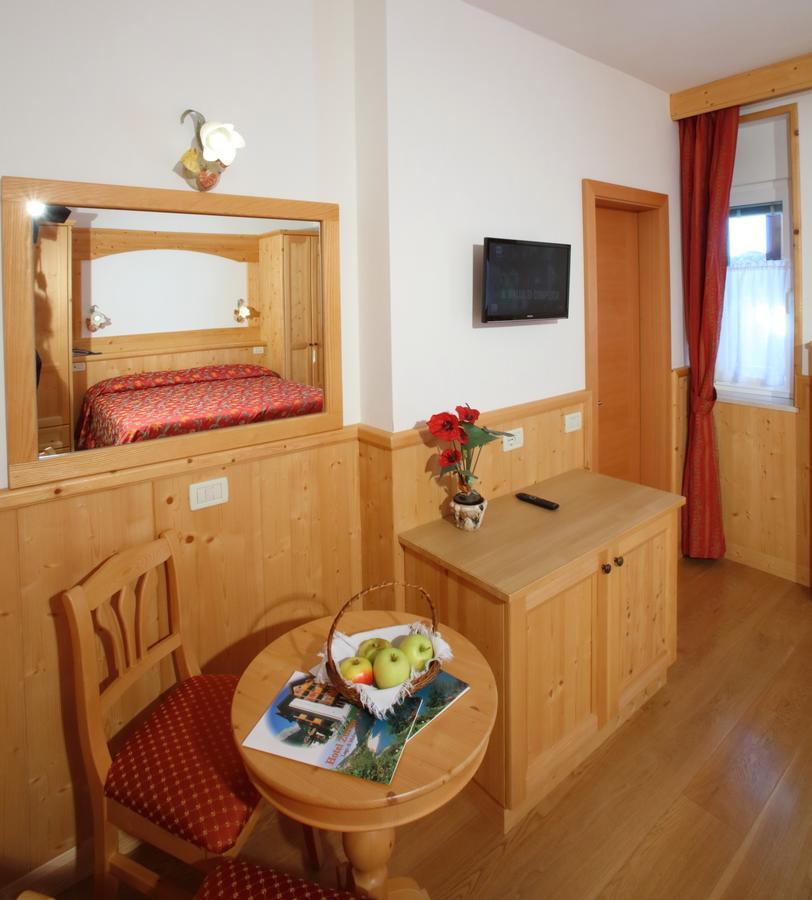 Hotel Zurigo Molveno Exterior photo