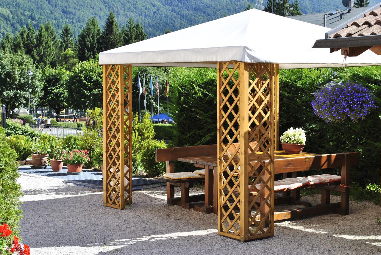 Hotel Zurigo Molveno Exterior photo